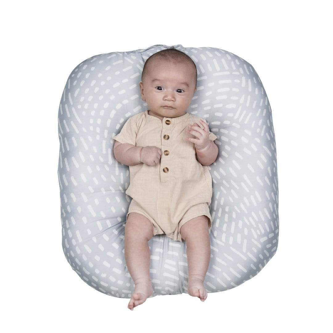 Cushii A lightweight portable baby lounger